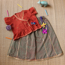 Load image into Gallery viewer, phool lehenga rust
