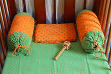 Load image into Gallery viewer, dots bed sheet &amp; pillow set green
