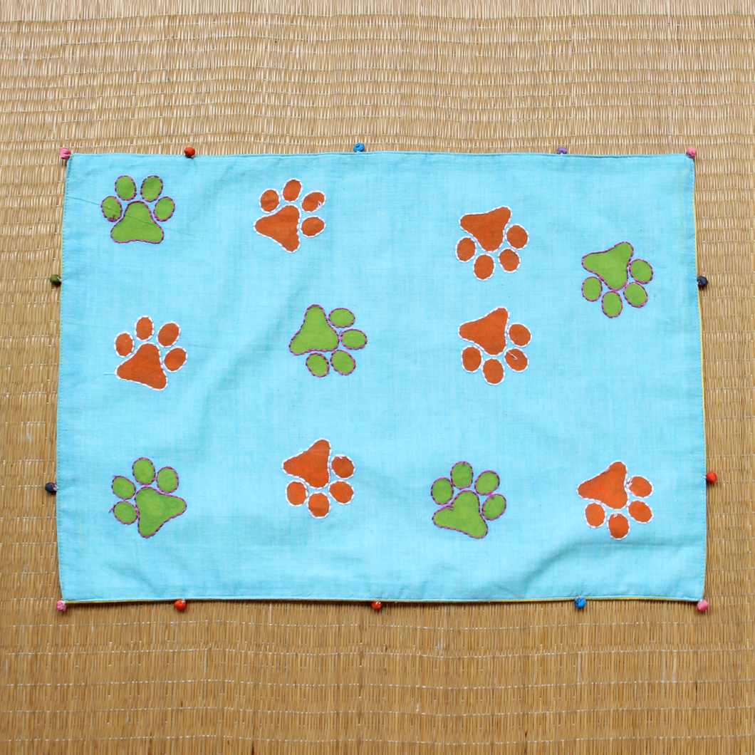 paws table mat blue